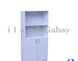 כוננית משרד עם שני מדפים ודלתות מתחת